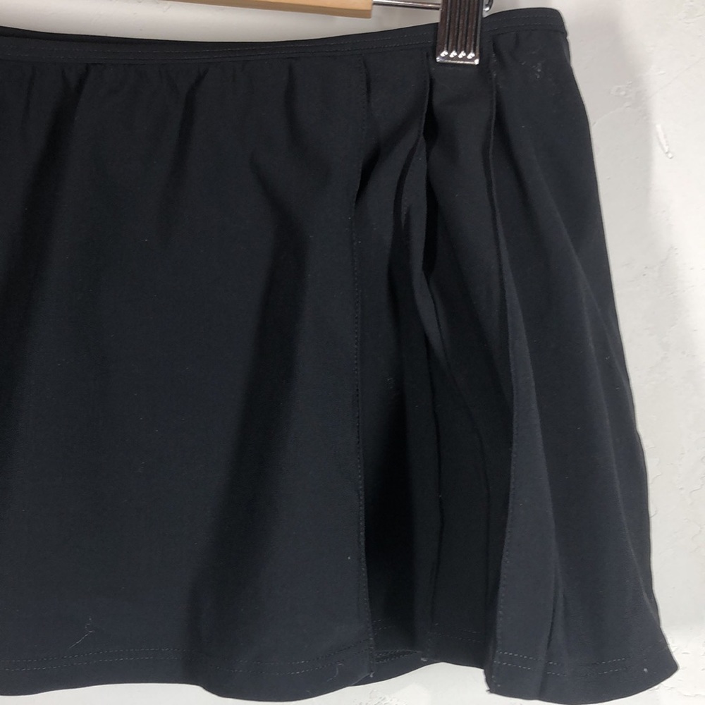 Land’s End black pleated skirt swim bottom size 6 - Picture 2 of 6